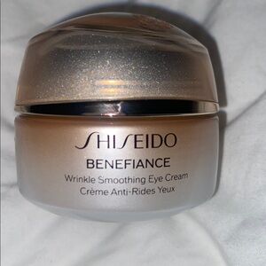 Shiseido Benefiance Eye Cream - Gold and Cream